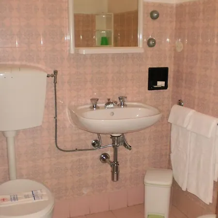 Ambra Hotel 2*