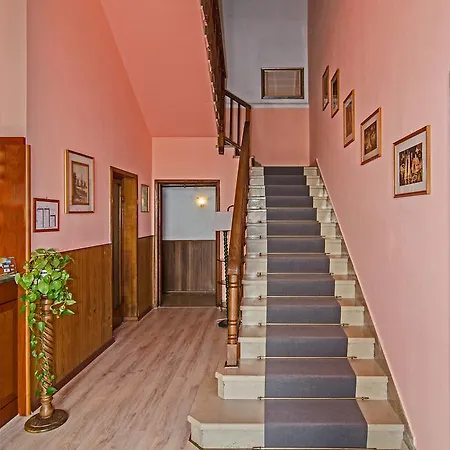 Ambra Hotel 2*